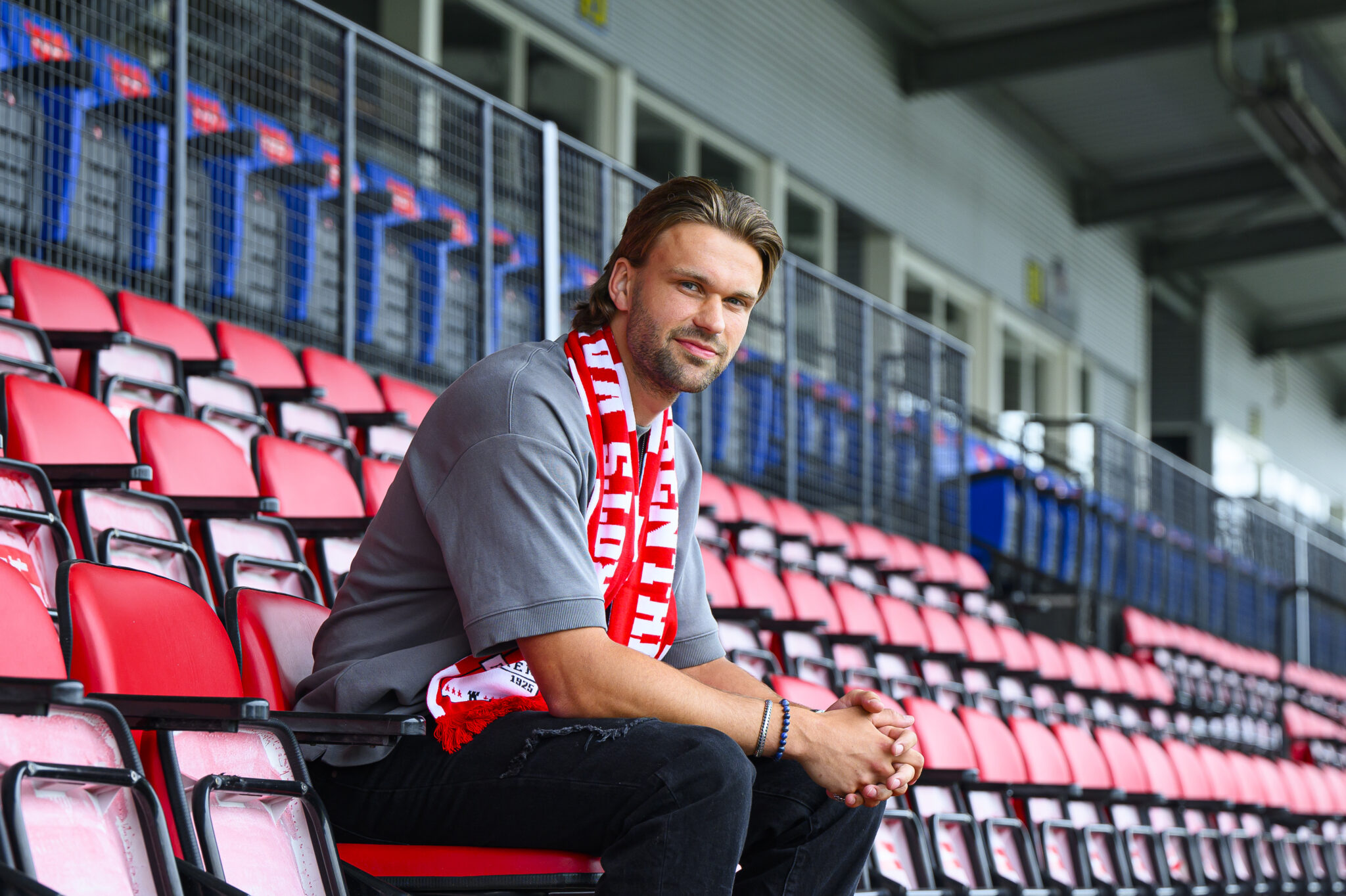 Fc Pascal Pascal Mulder tekent bij FC Emmen - FC Emmen