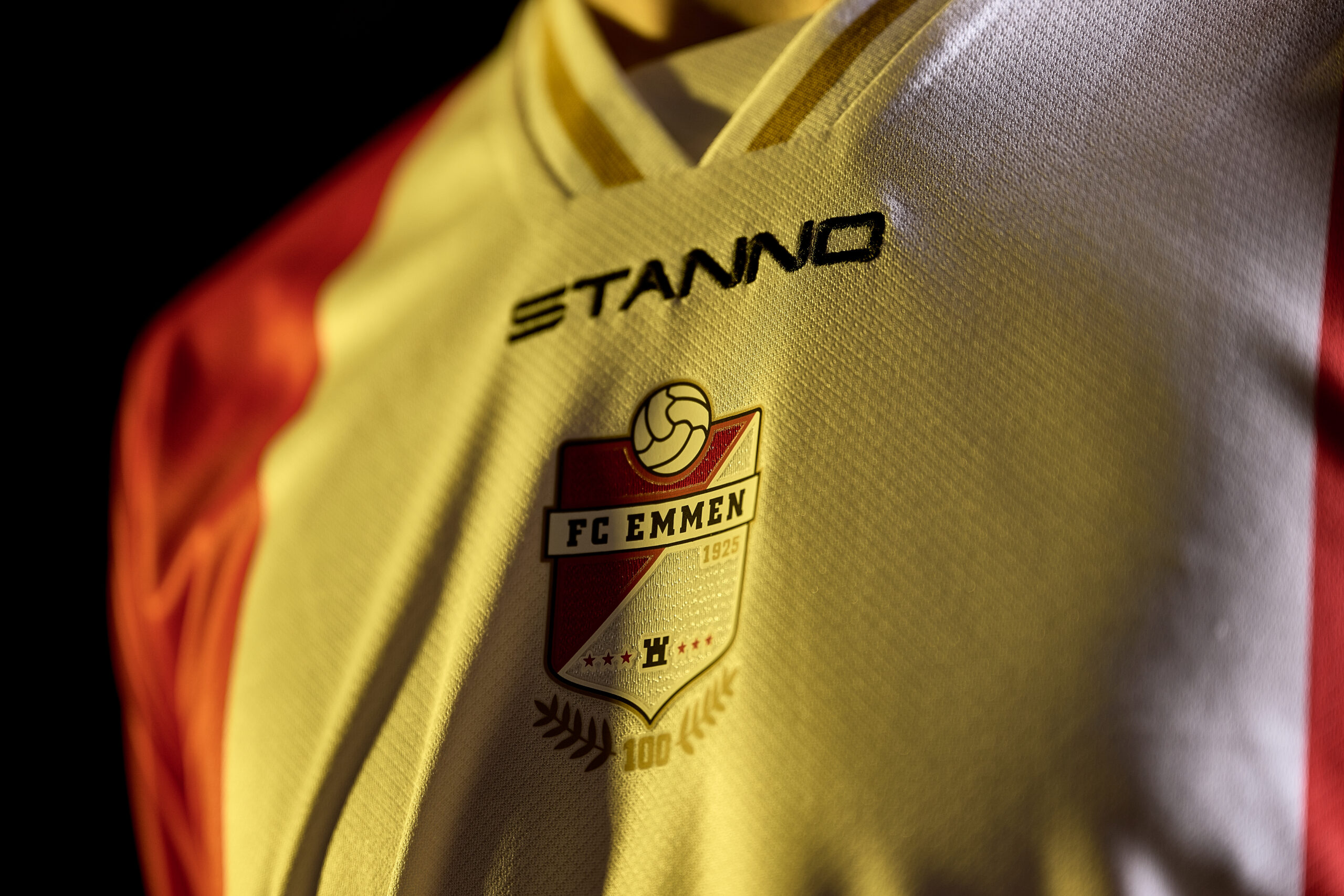 Thuistenue 25/26 - FC Emmen