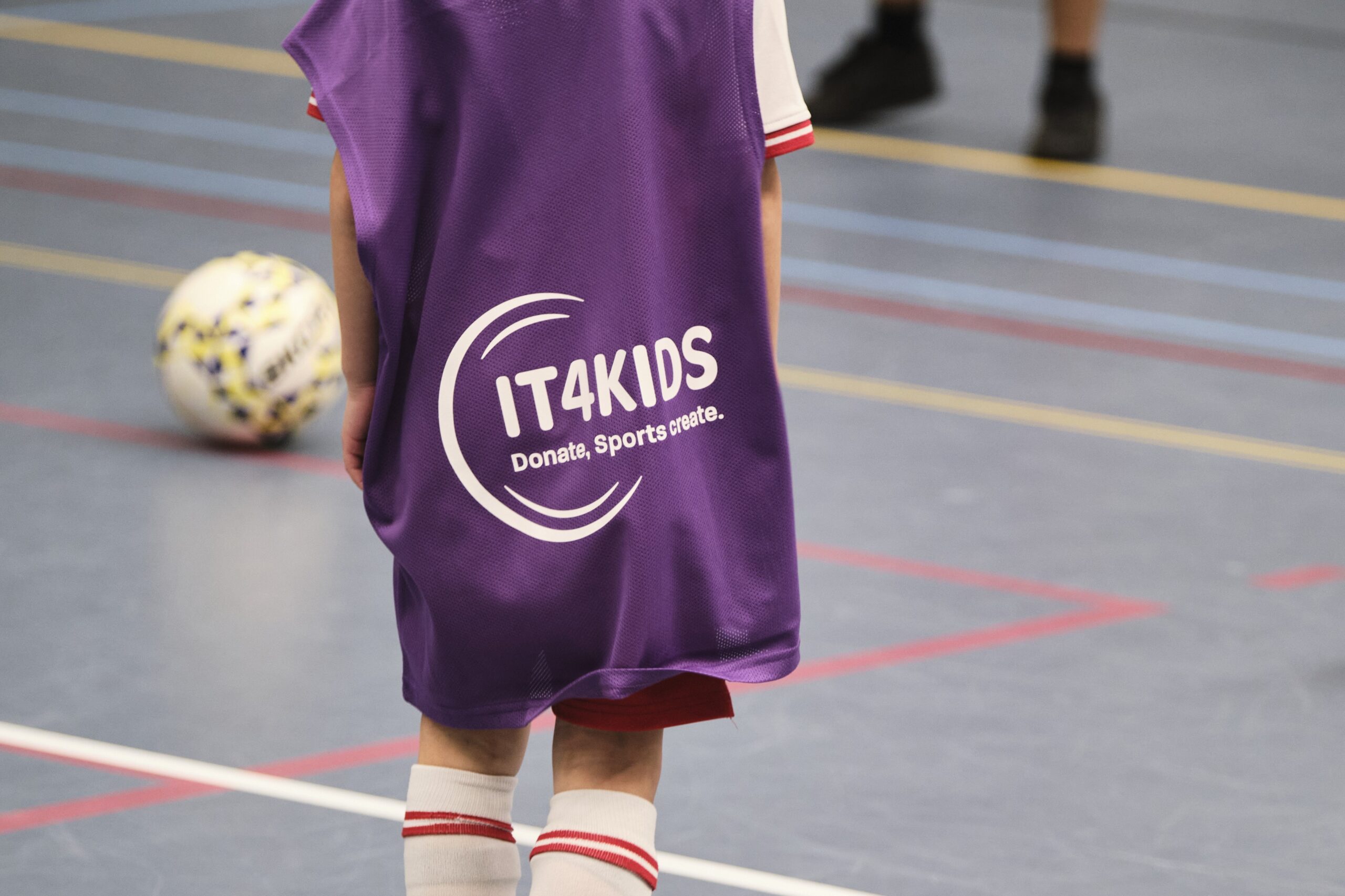 FC Emmen Naoberschap en IT4Kids zetten afgeschreven hardware om in sportkansen voor kinderen